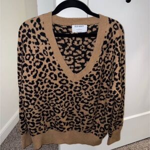 Old Navy Leopard Print V-Neck Sweater Size S